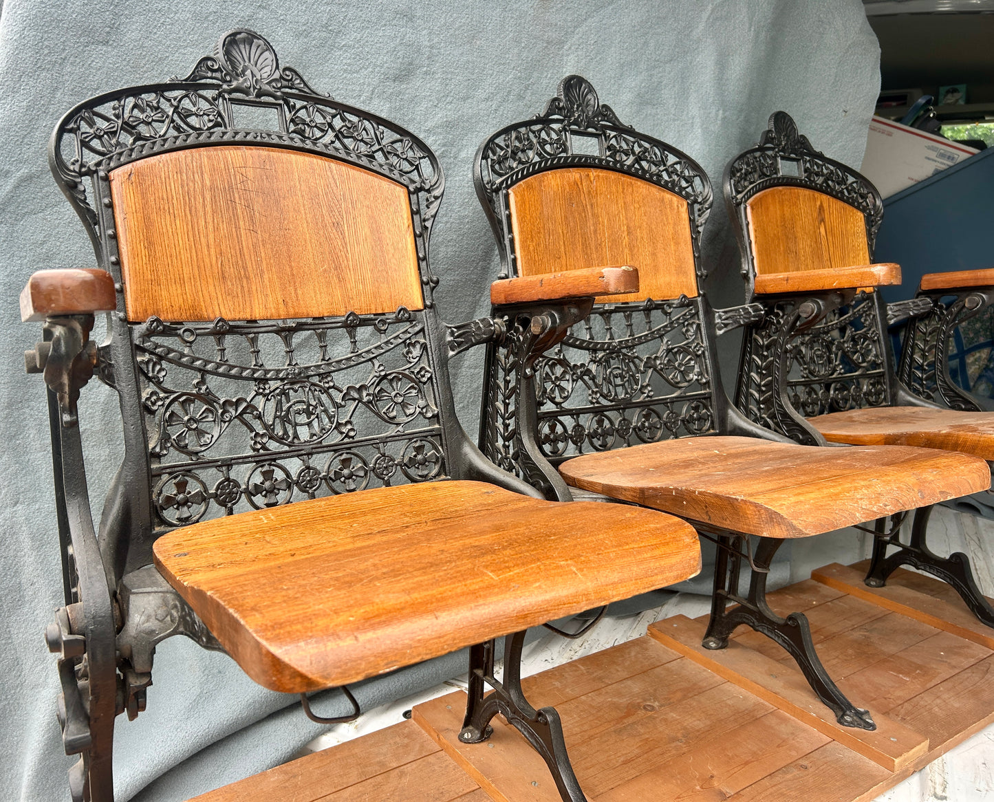 ANTIQUE FANCY CAST IRON AND WOOD TRIPLE SEAT THEATER FOLDING BENCH