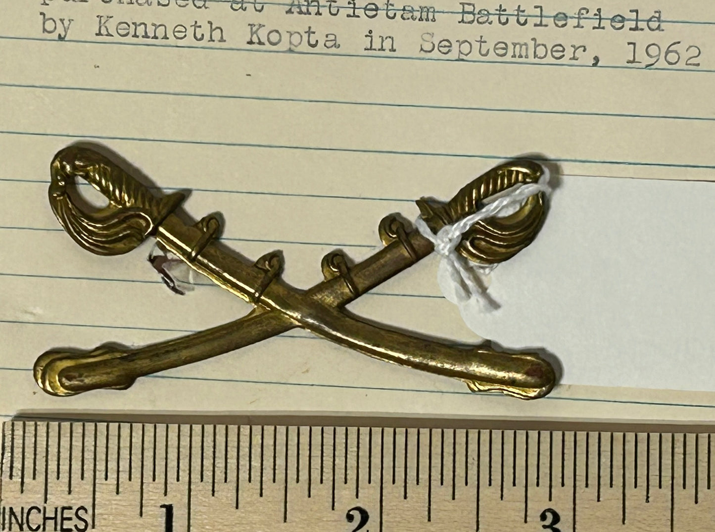 CIVIL WAR CROSSED SABERS CAVALRY HAT BADGE