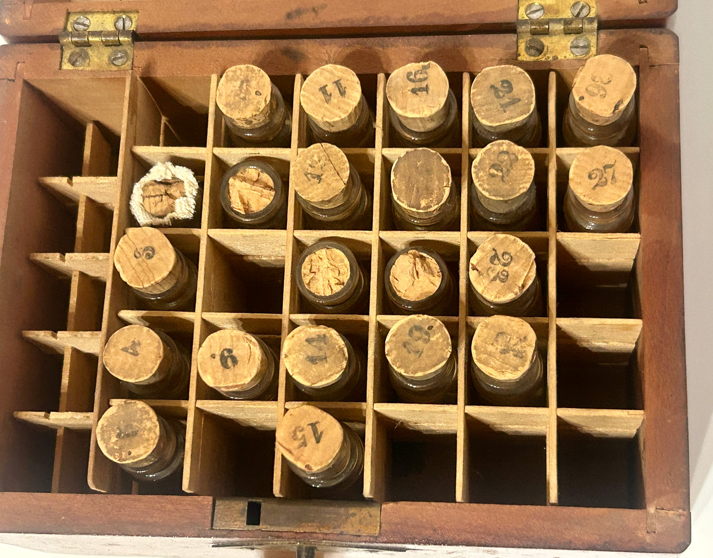 HOMOEOPATHIC PHARMACY ANTIQUE KIT