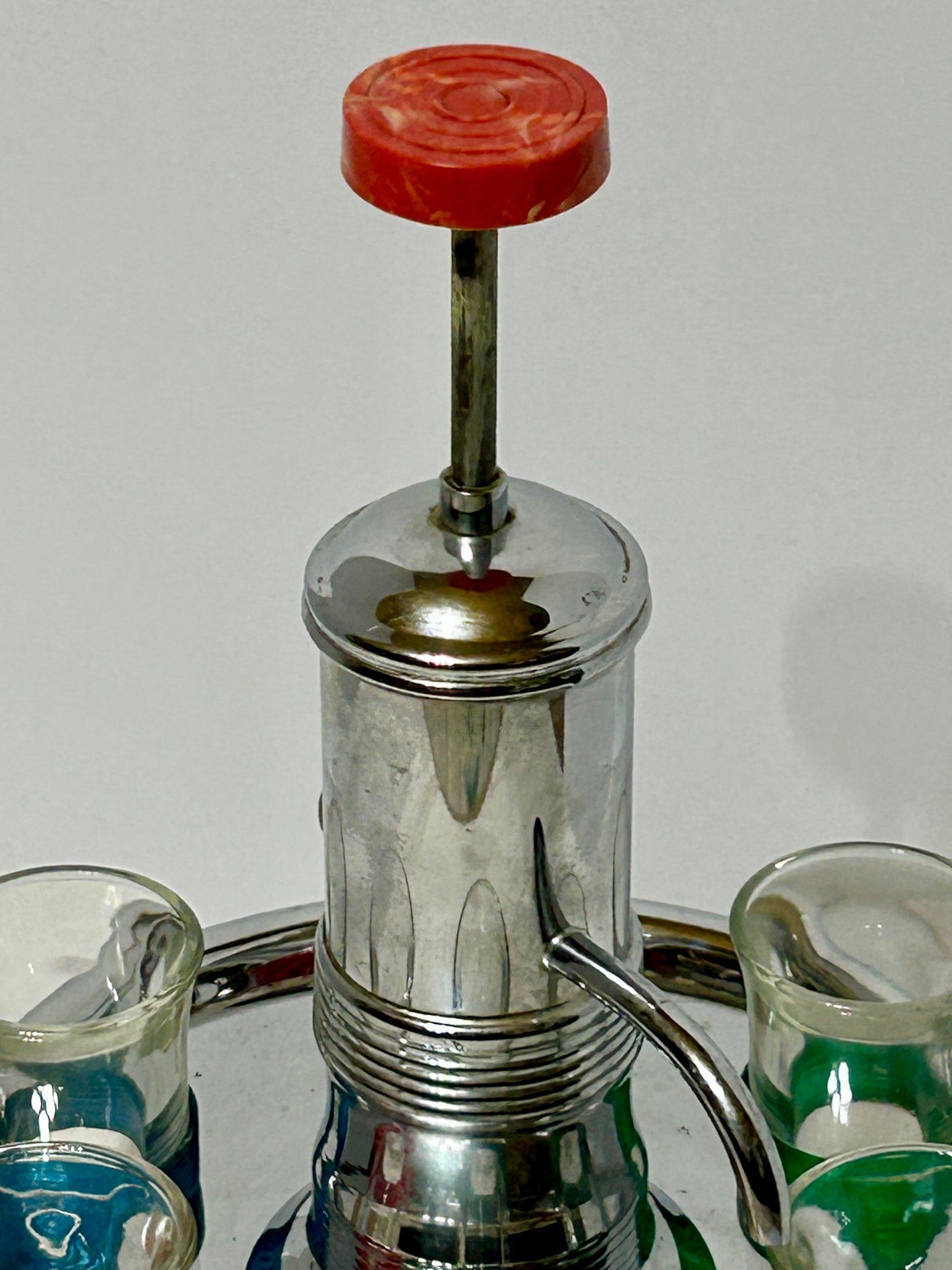 MID CENTURY AND DECO CORDIAL CHROME PUMP DRINK DISPENSER WITH GLASSES