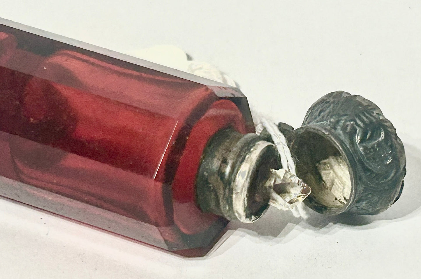 ANTIQUE DOUBLE SCENT BOTTLE OF CRANBERRY GLASS
