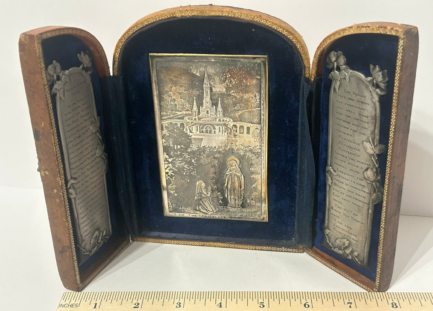 ANTIQUE METAL ENGRAVED RELIGIOUS PLAQUE IN CASE
