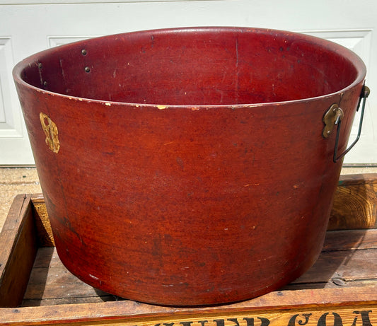 ANTIQUE BARREL TUB BY UNITED INDURATED FIBRE CO., LOCKPORT NEW YORK