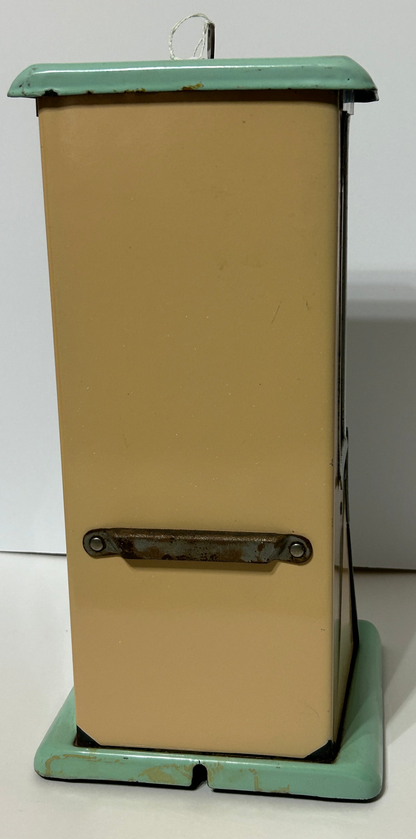 MASTER'S GOOSENECK VENDING MACHINE PENNY OR NICKEL OPERATED GREEN AND TAN ENAMELED