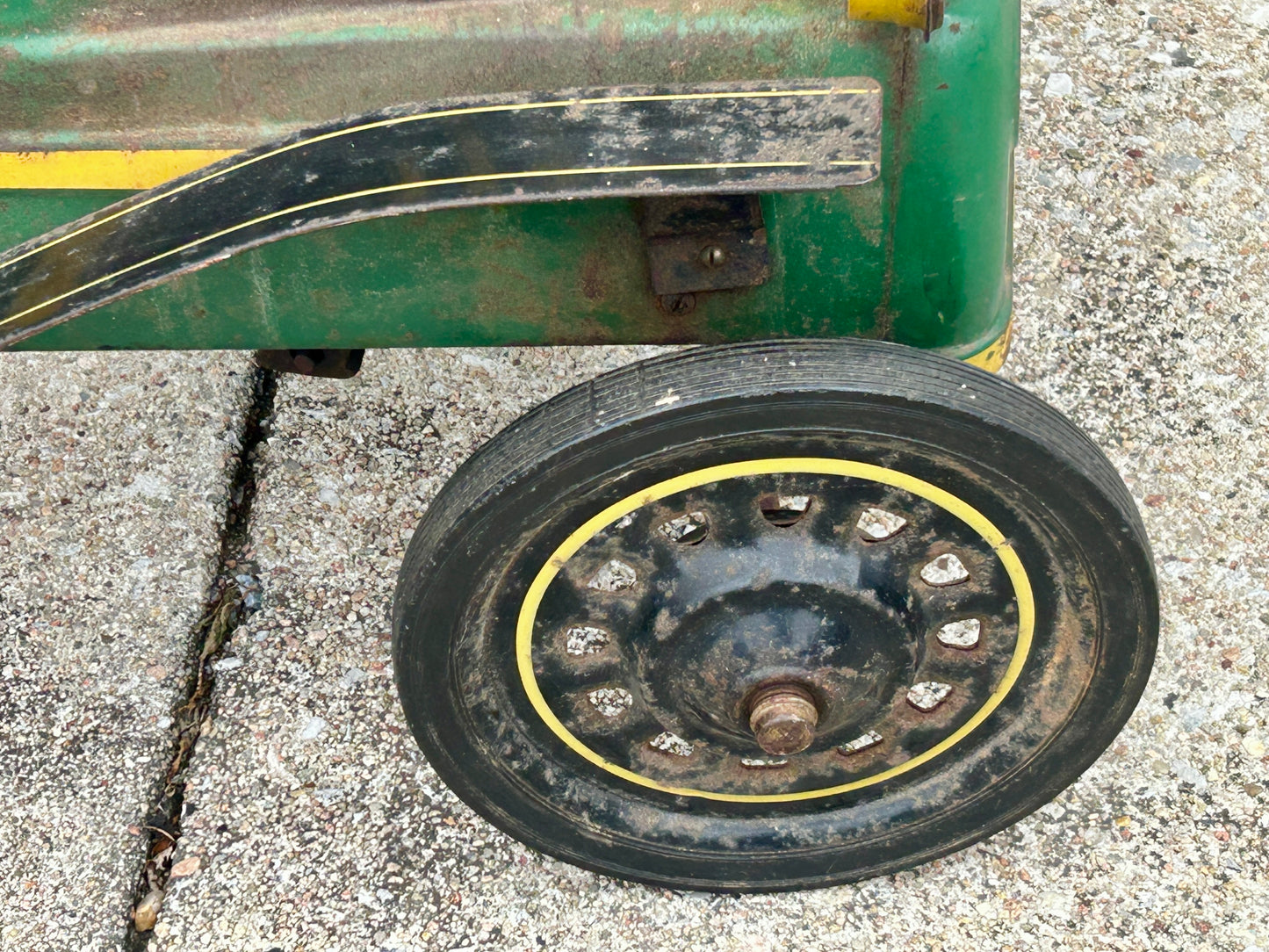 GARTON PETAL CAR TIN LIZZY