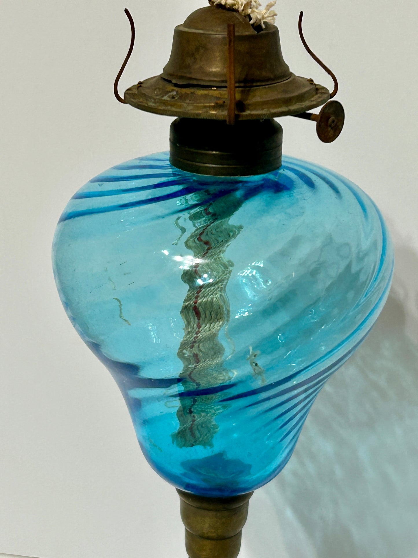 ANTIQUE BLUE SWIRL GLASS 1870'S OIL LAMP