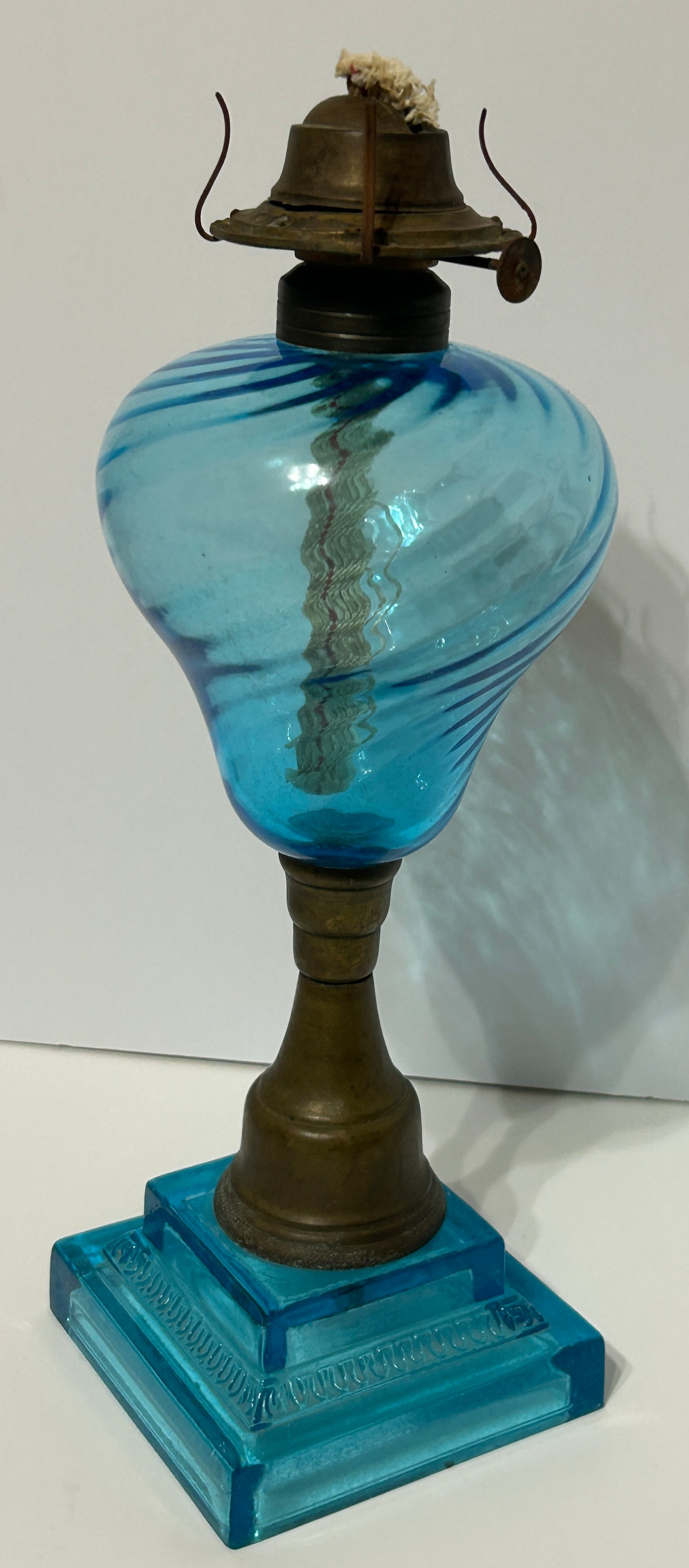 ANTIQUE BLUE SWIRL GLASS 1870'S OIL LAMP