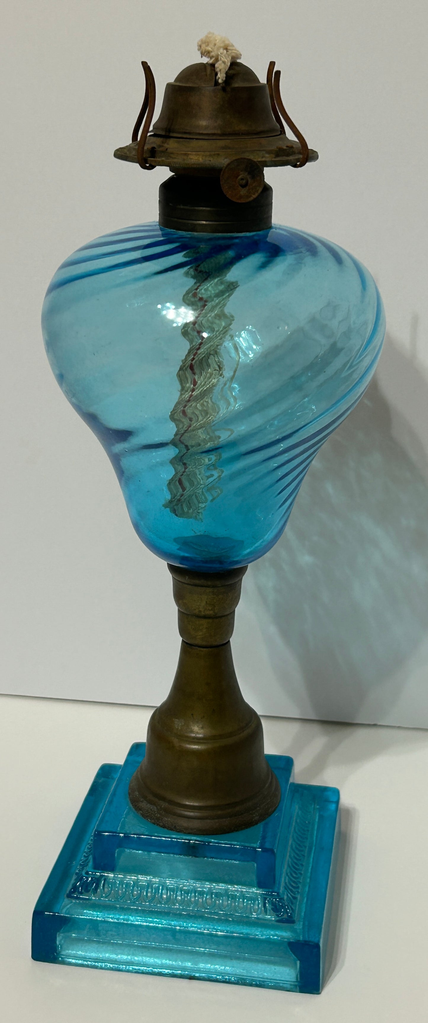ANTIQUE BLUE SWIRL GLASS 1870'S OIL LAMP