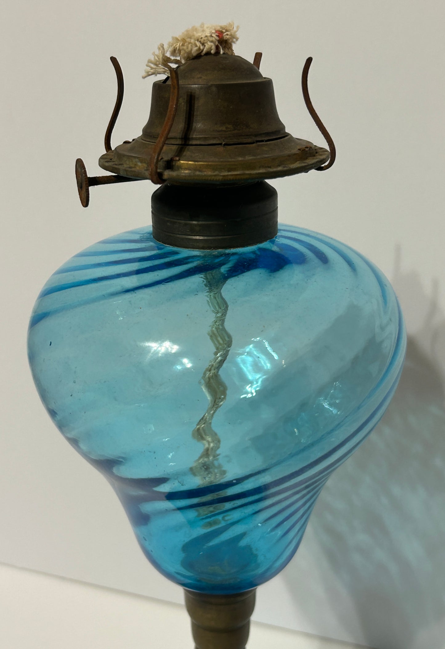 ANTIQUE BLUE SWIRL GLASS 1870'S OIL LAMP