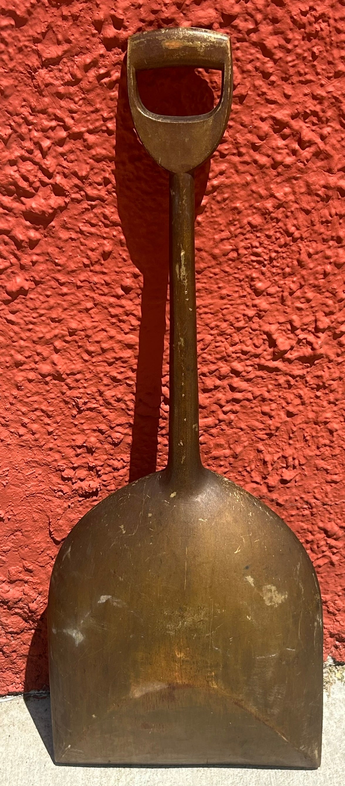 ANTIQUE WOODEN GRAIN SHOVEL WITH PAINTED SCENE