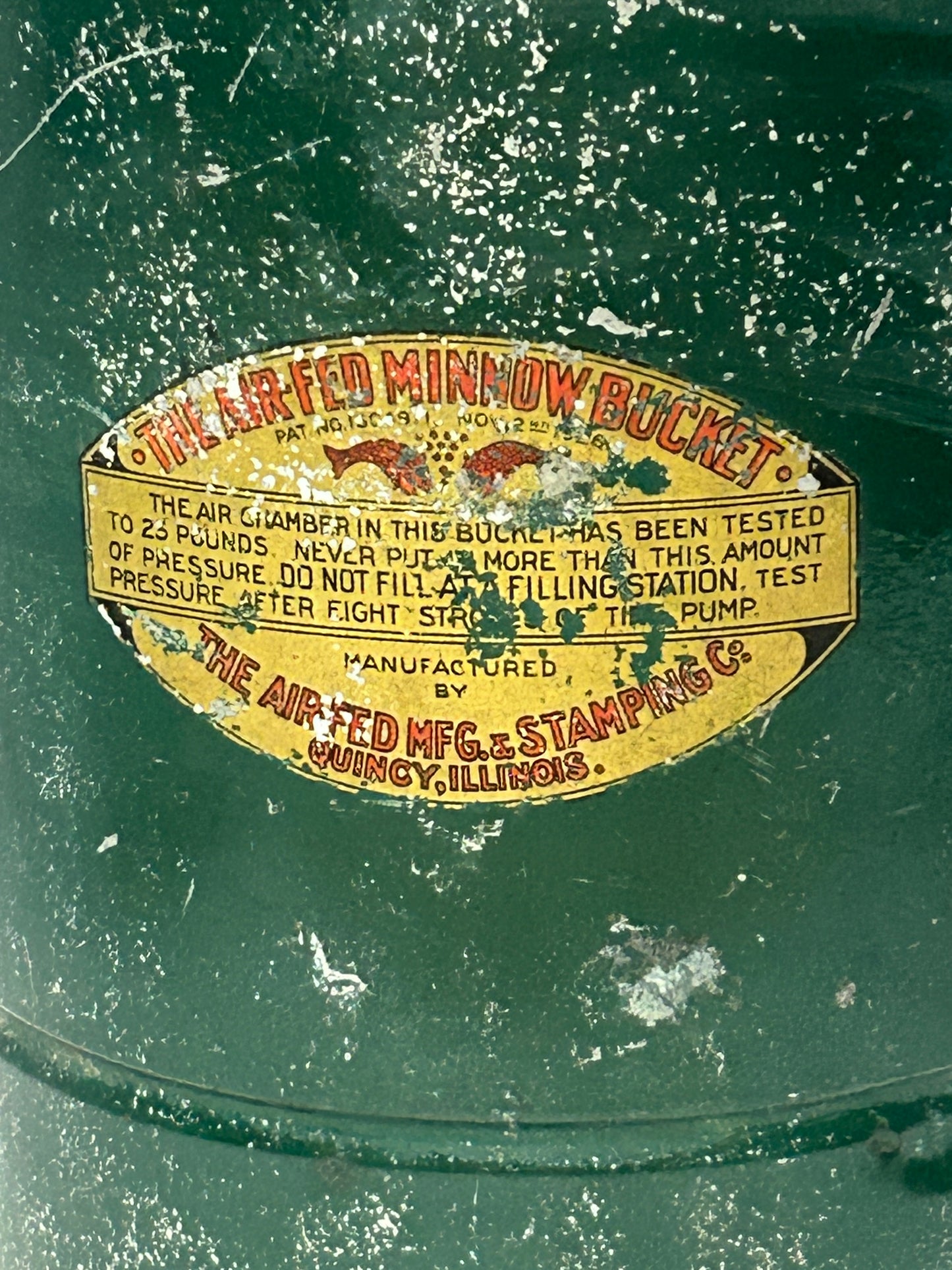 THE AIR FED MINNOW BUCKET