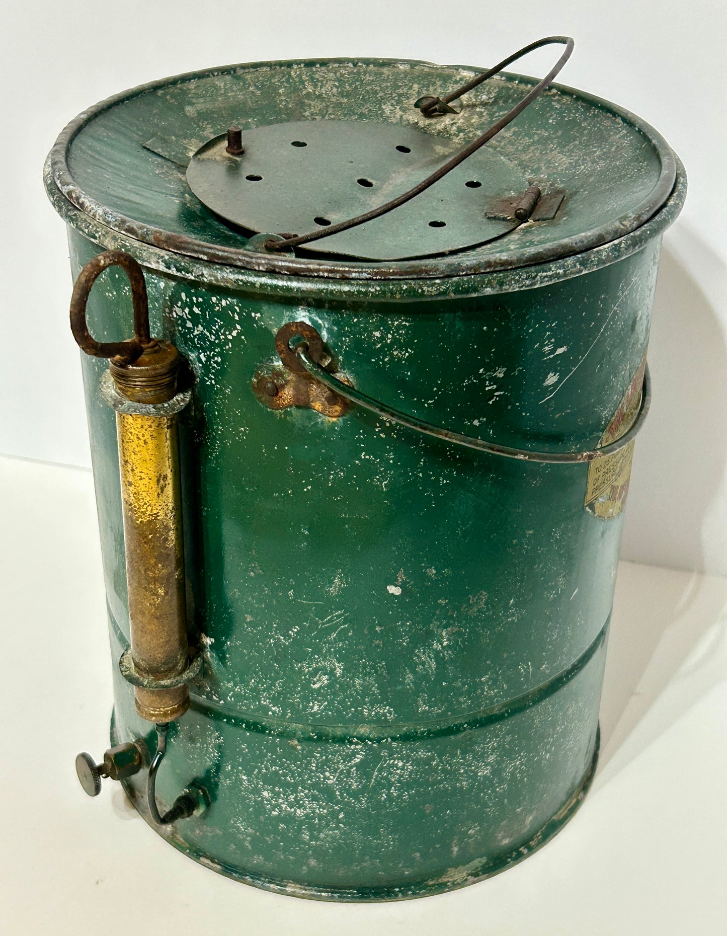 THE AIR FED MINNOW BUCKET