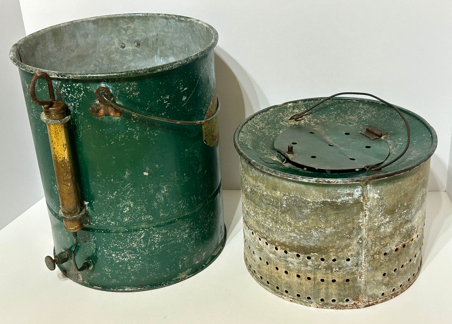 THE AIR FED MINNOW BUCKET