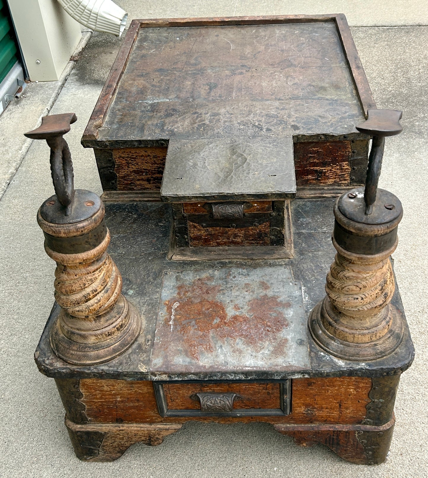 WHITTEMORE'S POLISH SHOE SHINE ADVERTISING STAND ANTIQUE, WOULD MAKE INTERESTING COFFEE TABLE