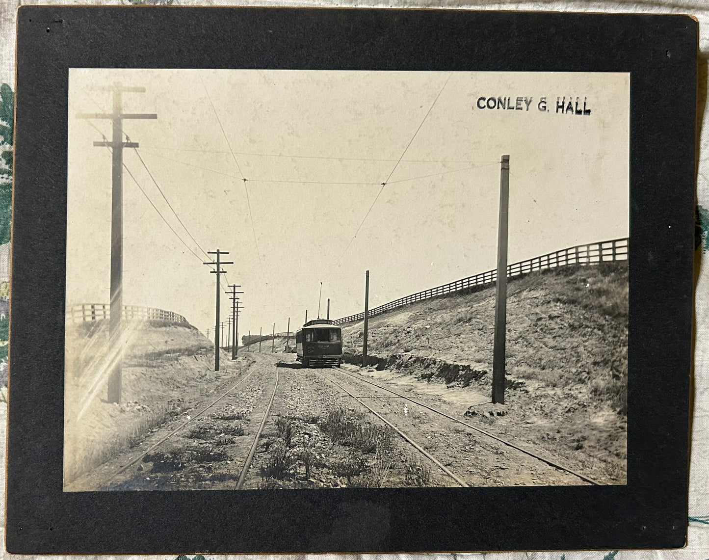 ANTIQUE PHOTOGRAPH OF CABLE CAR