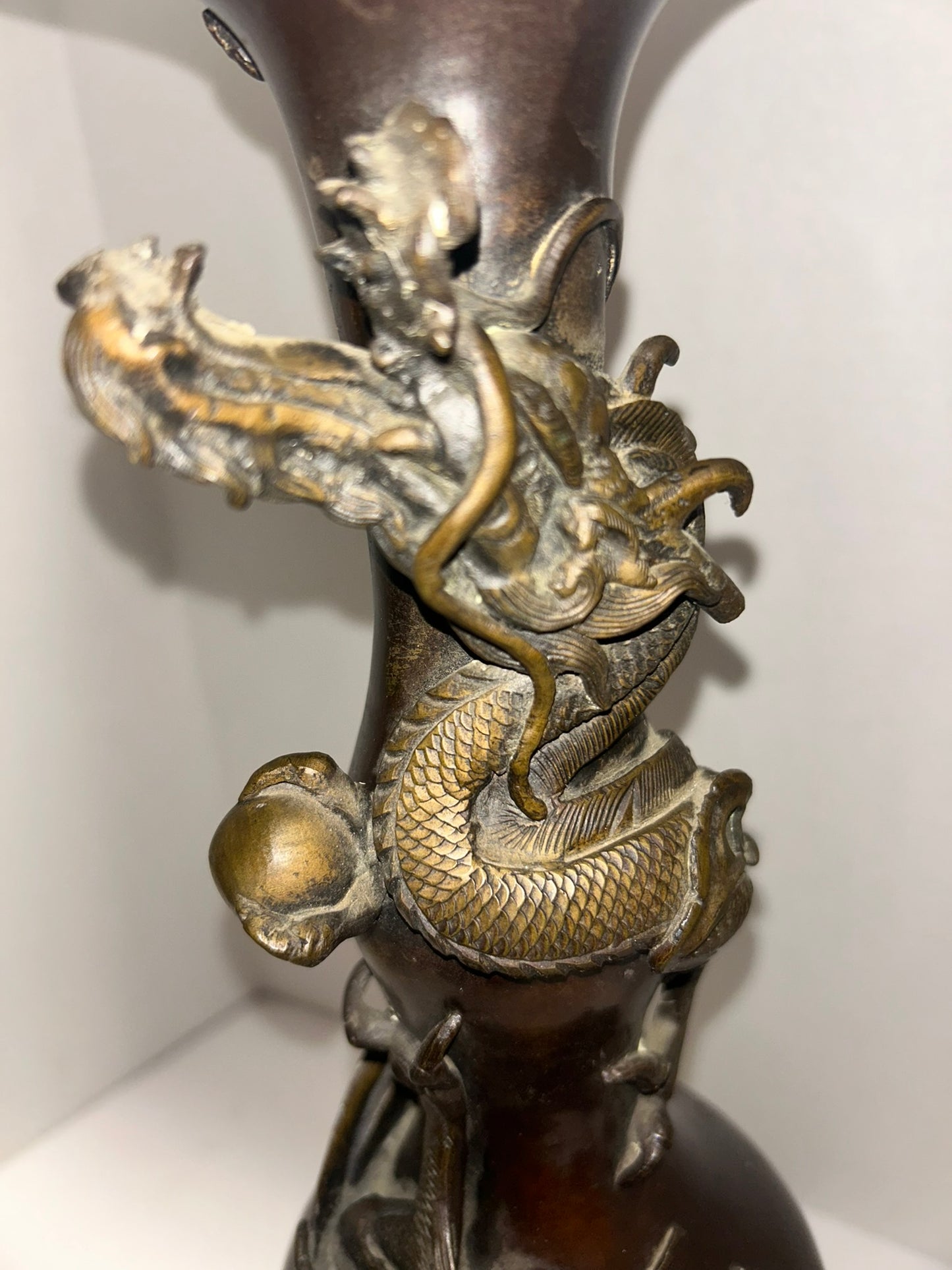 JAPANESE ANTIQUE BRONZE BASE WITH DRAGON DESIGN