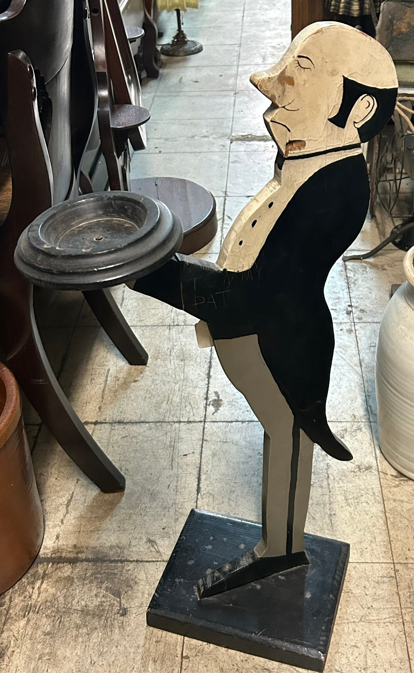 ANTIQUE FIGURAL WOOD SMOKE STAND OF BUTLER