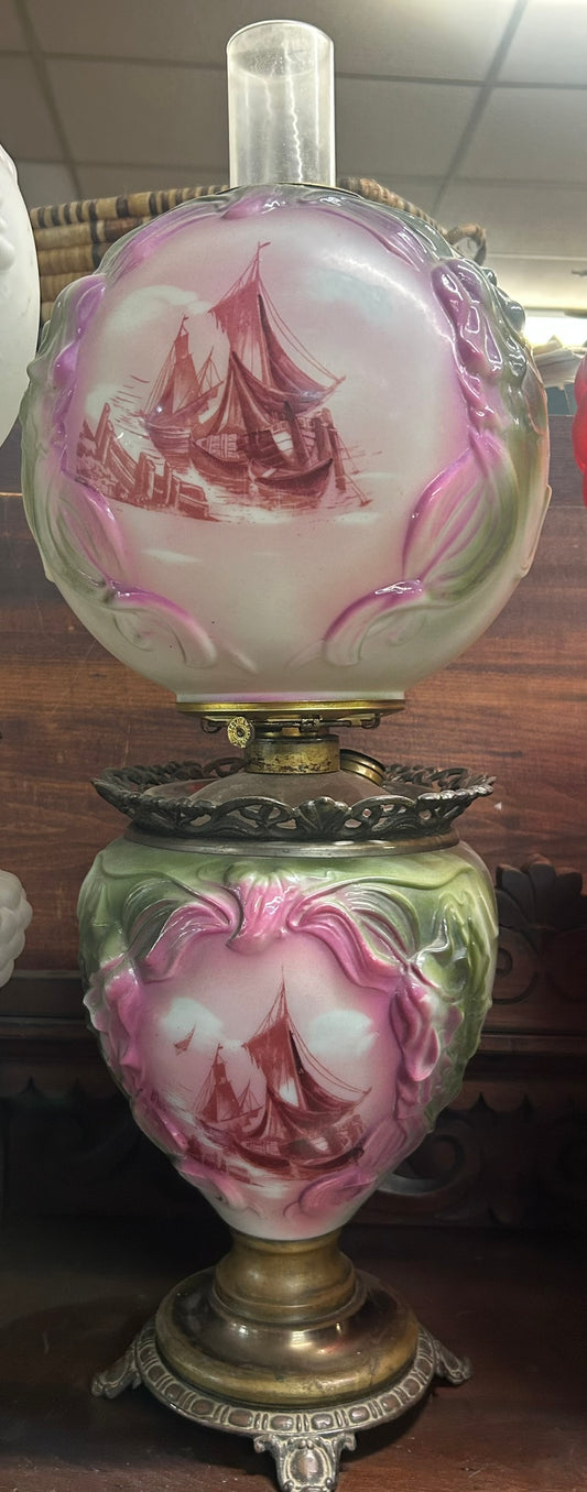 GONE WITH THE WIND ANTIQUE LAMP WITH SHIP DESIGN SHADE AND BASE