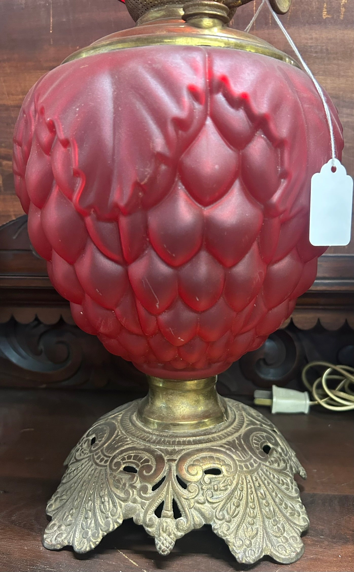 GONE WITH THE WIND ANTIQUE RED SATIN ARTICHOKE DESIGN LAMP