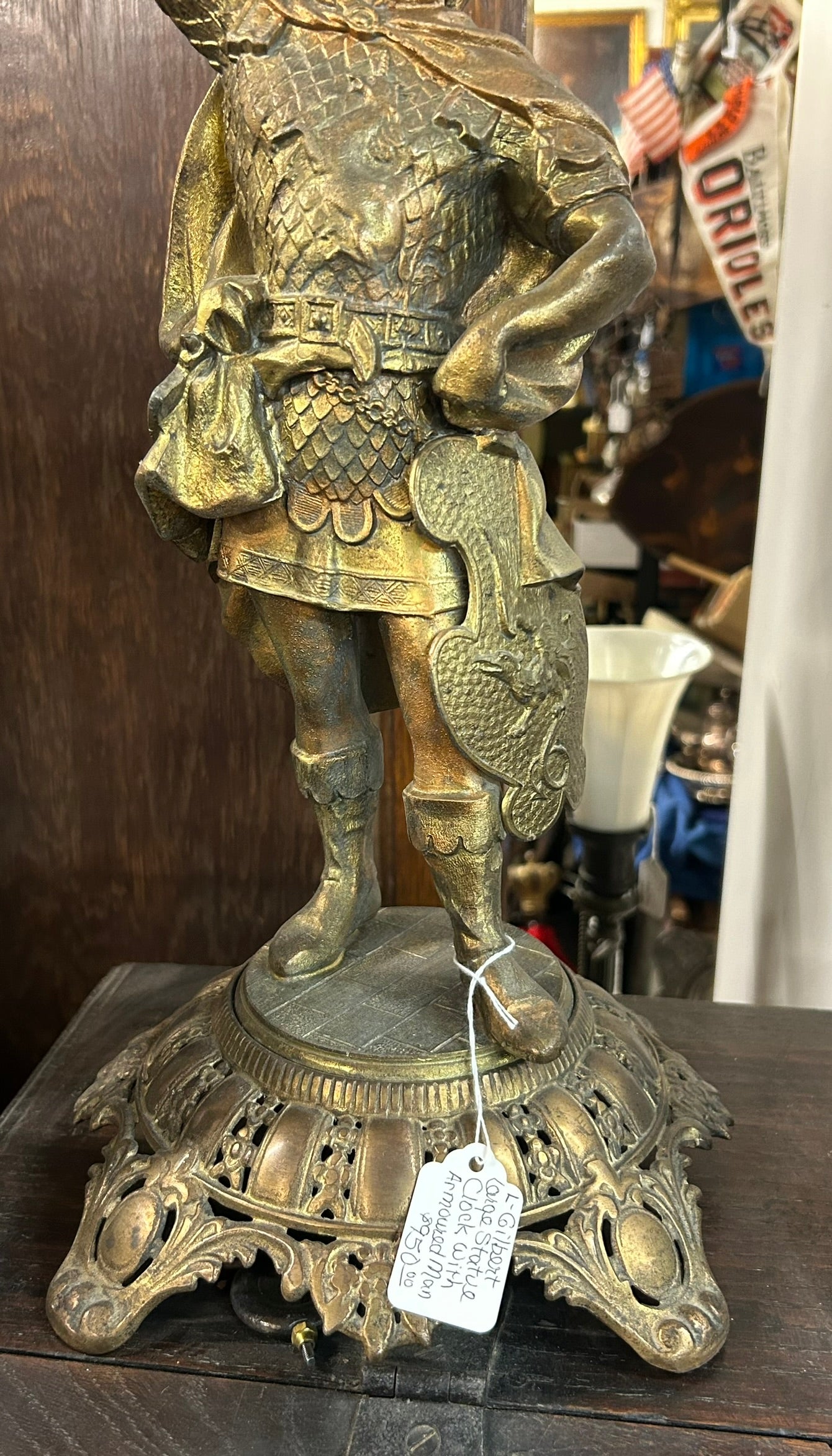 ANTIQUE GILBERT CLOCK CO. STATUE CLOCK OF MAN IN ARMOUR