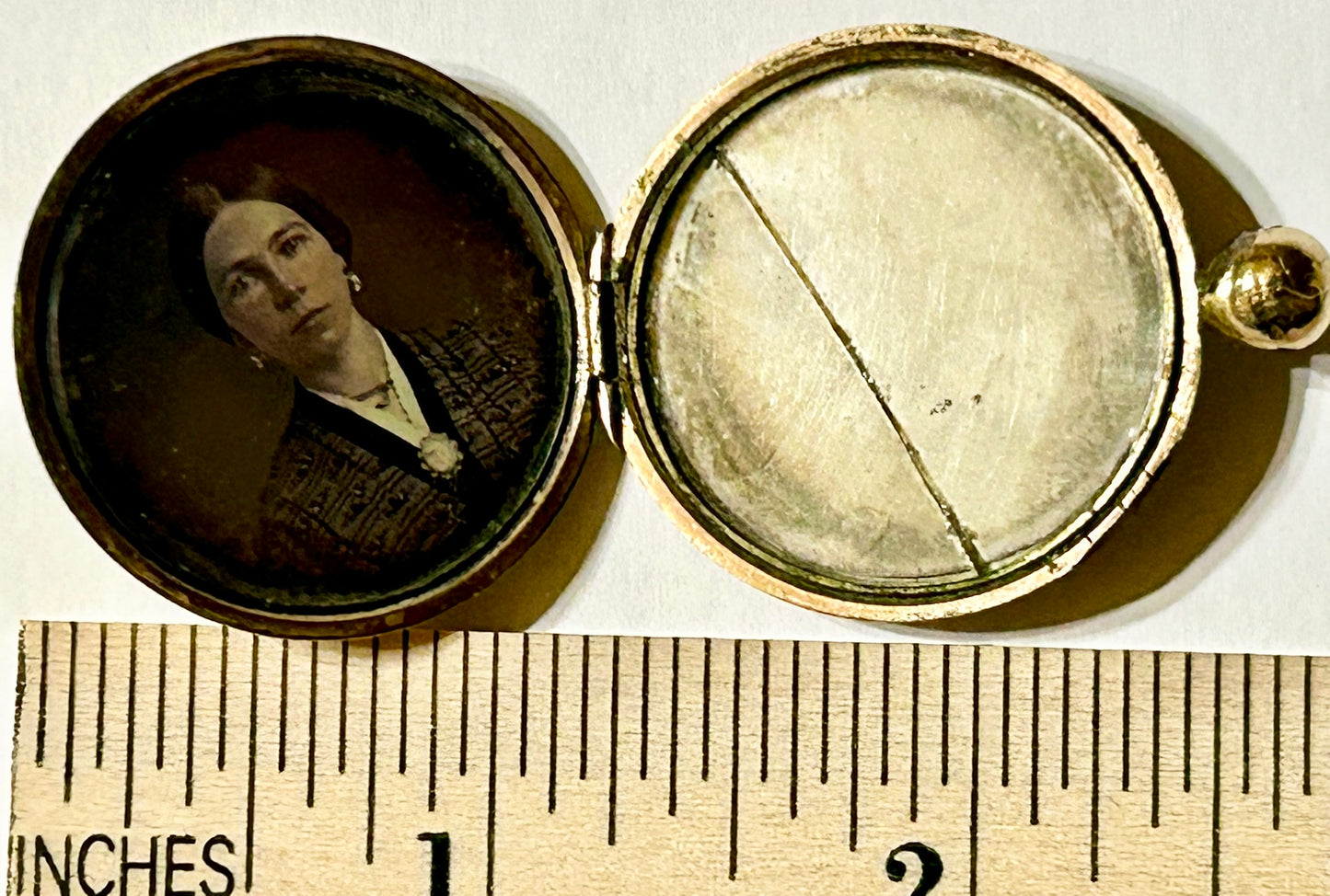 DAGUERREOTYPE PHOTO LOCKET