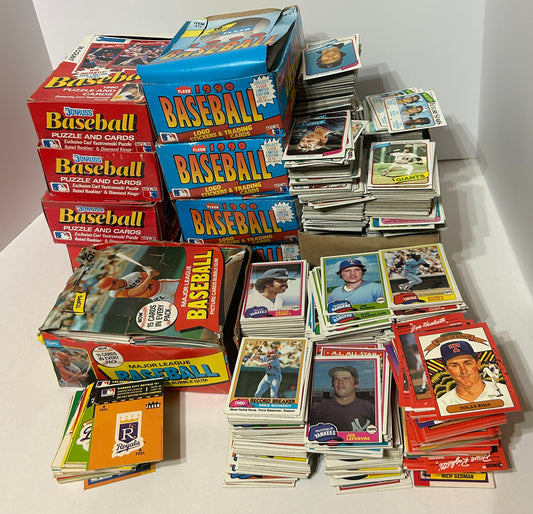 LARGE GROUP OF BASEBALL CARDS MINT CONDITION 1980'S TO 1990