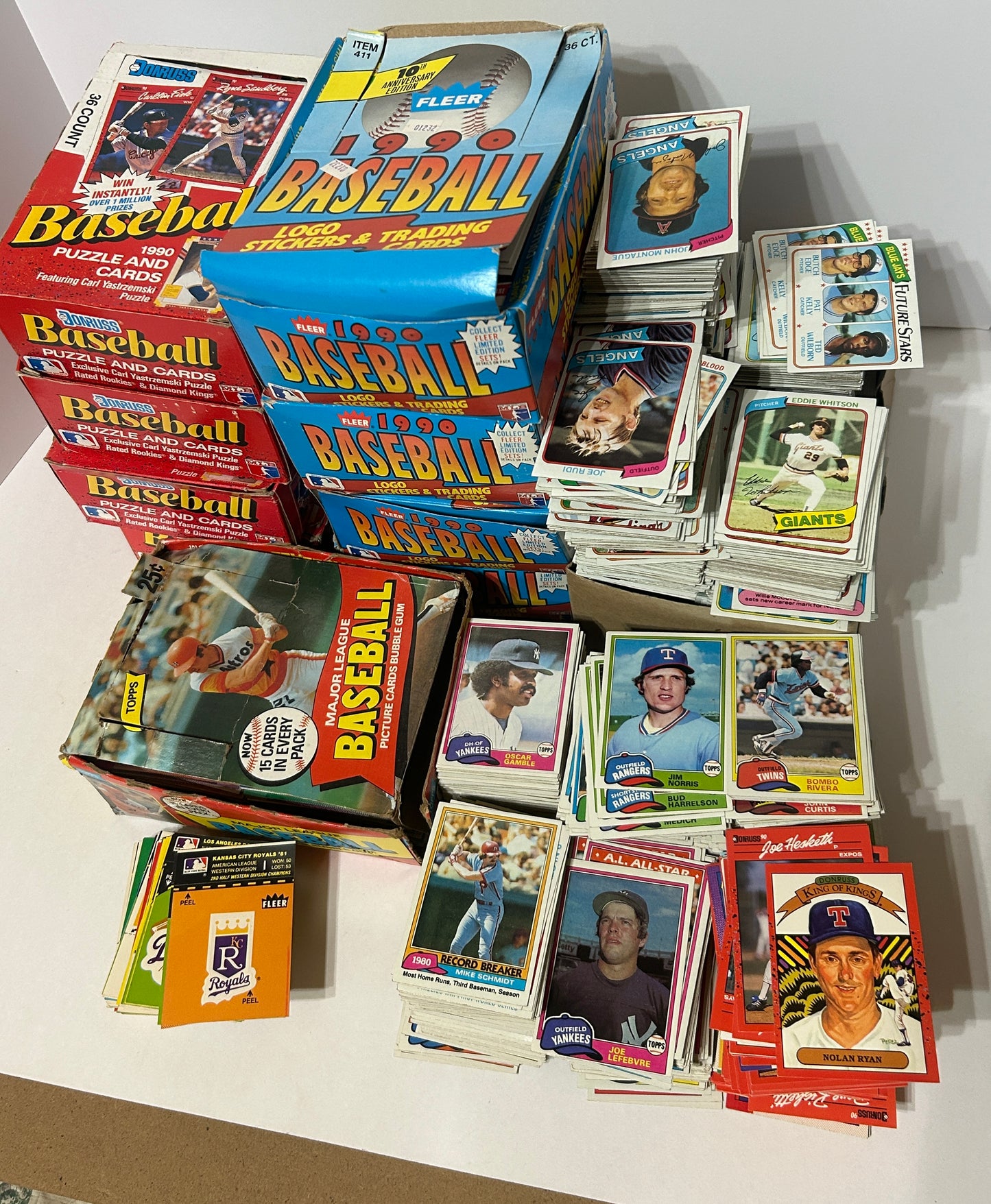 LARGE GROUP OF BASEBALL CARDS MINT CONDITION 1980'S TO 1990