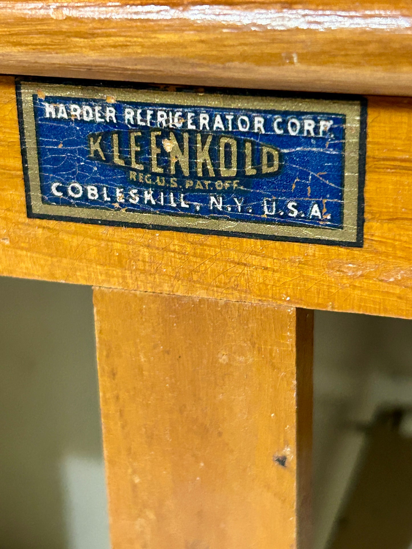 ANTIQUE SALESMAN SAMPLE ICE BOX FOR HARDER REFRIGERATOR __"KLEENKOLD"