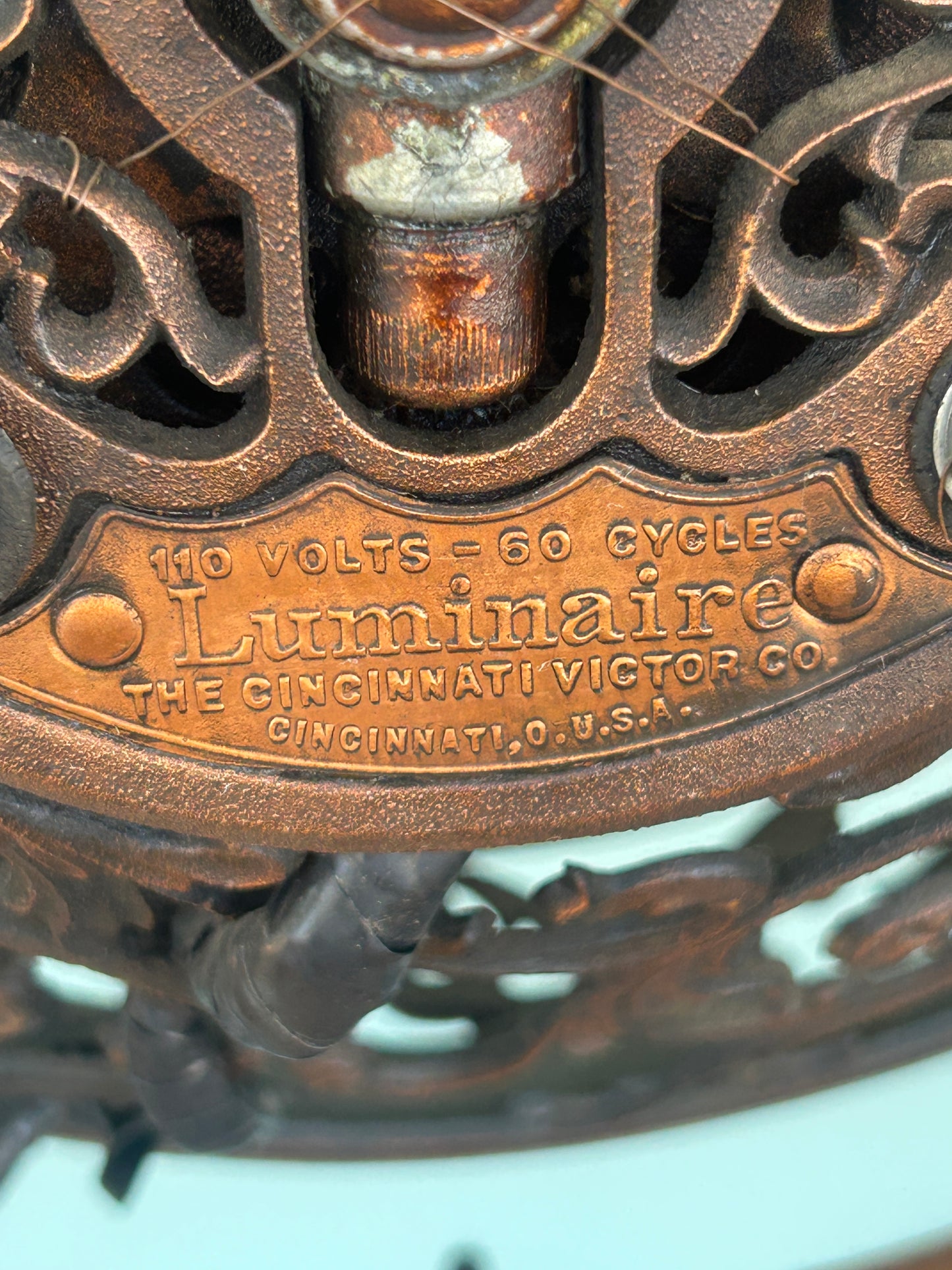 LUMINAIRE FLOOR FAN