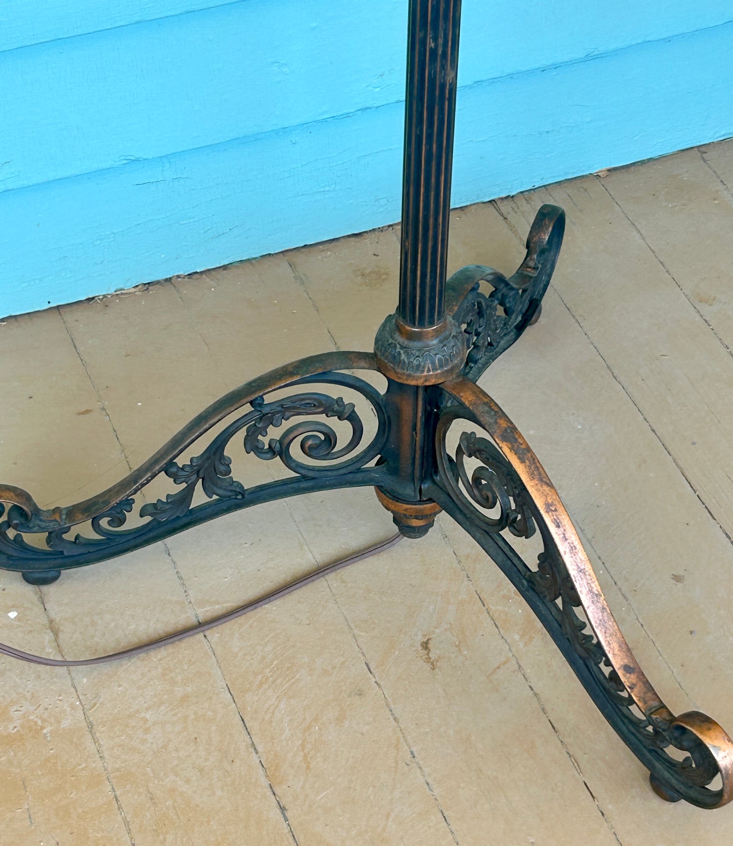 LUMINAIRE FLOOR FAN