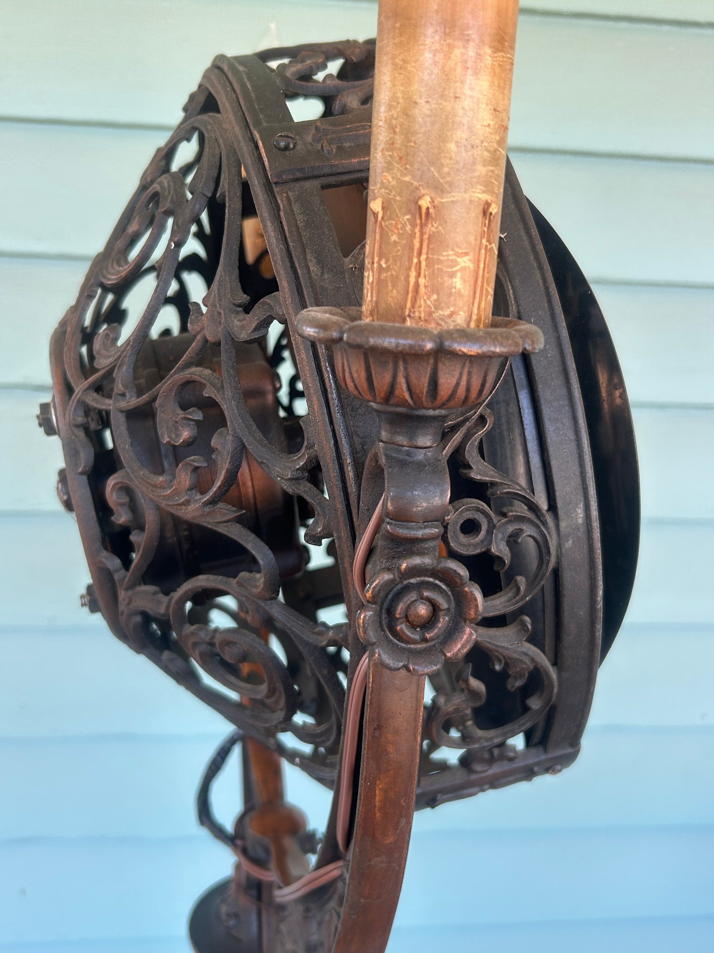 LUMINAIRE FLOOR FAN