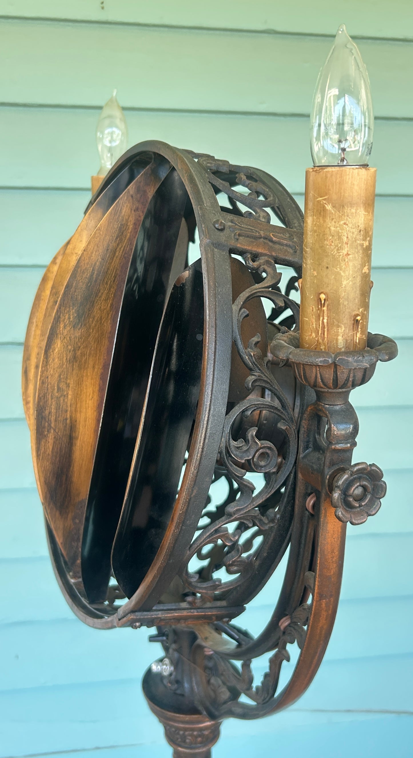 LUMINAIRE FLOOR FAN