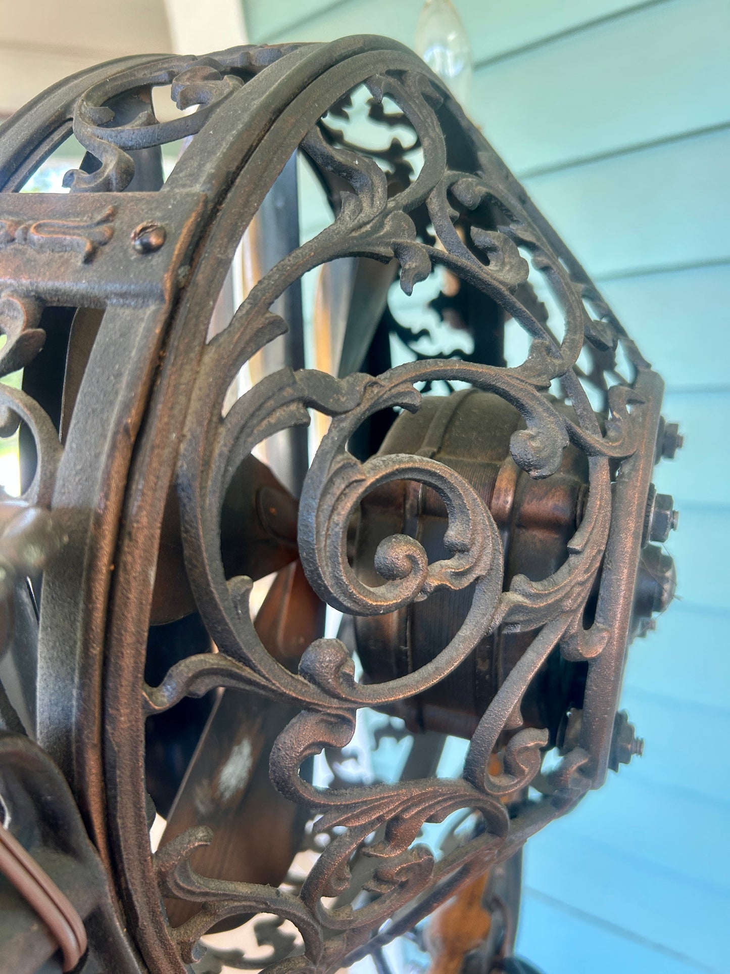 LUMINAIRE FLOOR FAN