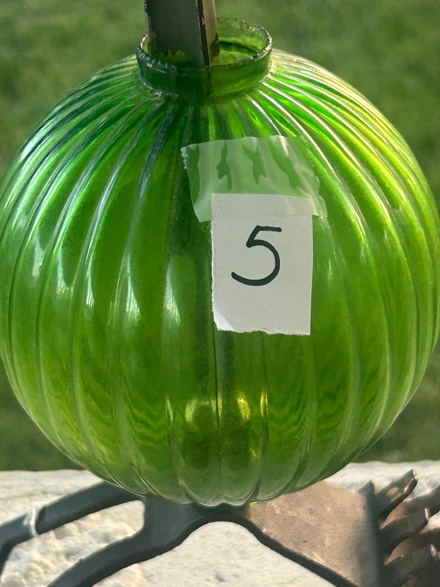LIGHTNING ROD GLOBE RIBBED 7 UP GREEN GLASS