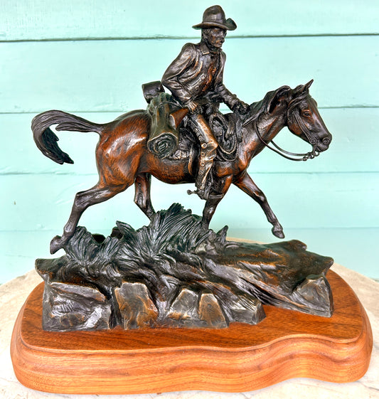 KEN PAYNE BORN 1938 OF NEW MEXICO & ARIZONA BRONZE SCULPTURE OF LAWMAN ON HORSE