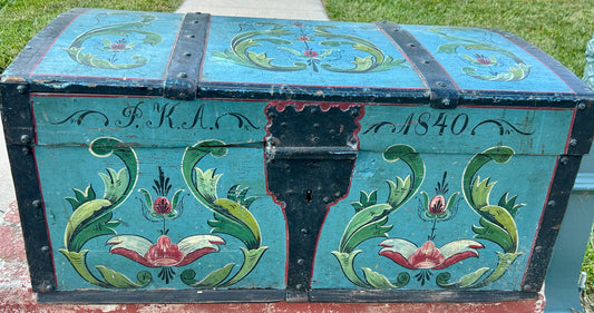 IMMIGRANTS ANTIQUE EARLY BLUE TRUNK WITH ORIGINAL DECORATION