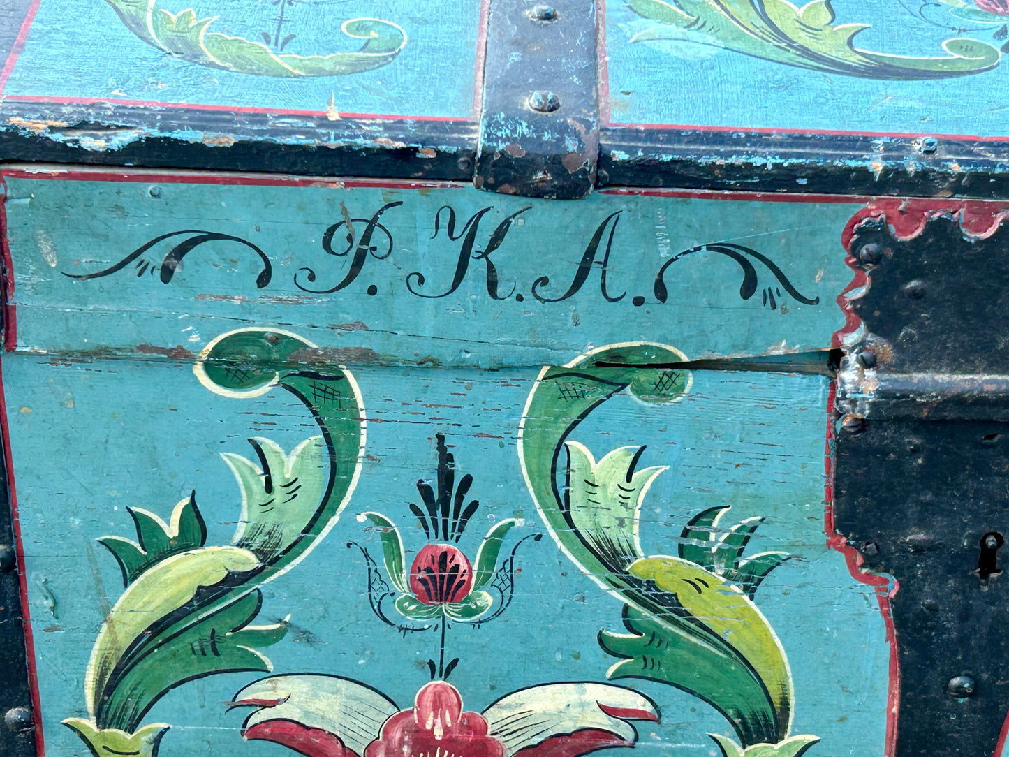 IMMIGRANTS ANTIQUE EARLY BLUE TRUNK WITH ORIGINAL DECORATION