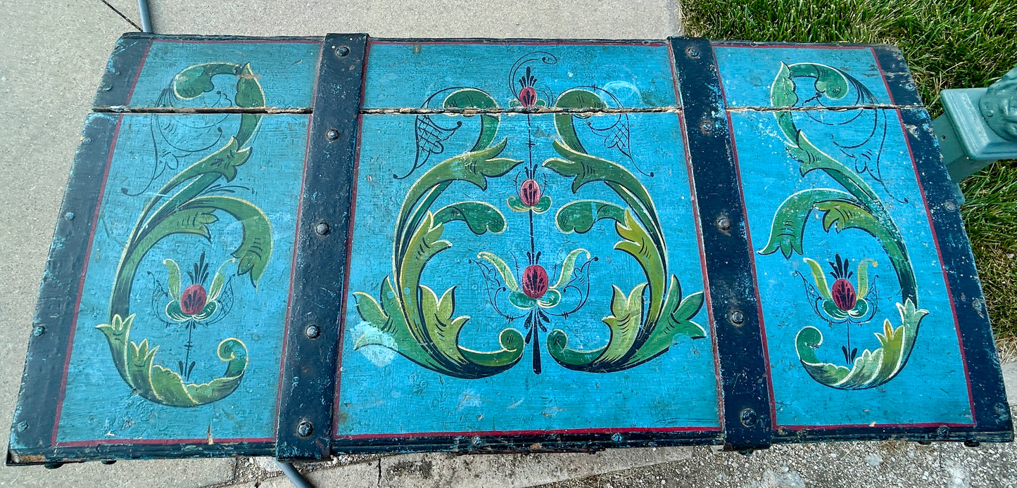 IMMIGRANTS ANTIQUE EARLY BLUE TRUNK WITH ORIGINAL DECORATION