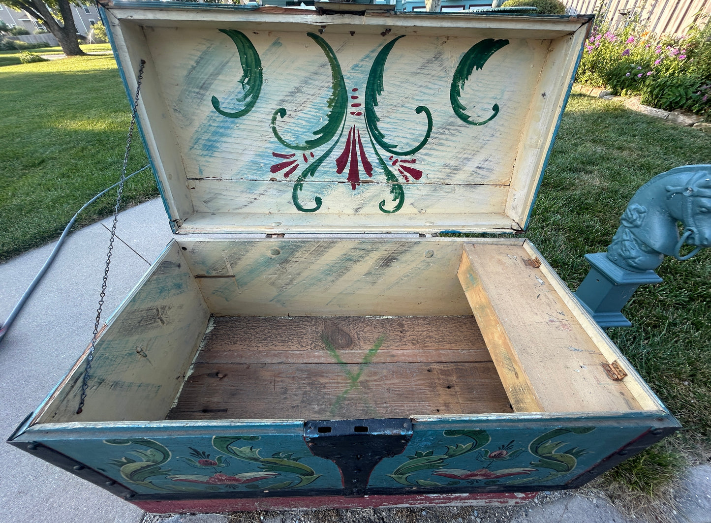 IMMIGRANTS ANTIQUE EARLY BLUE TRUNK WITH ORIGINAL DECORATION