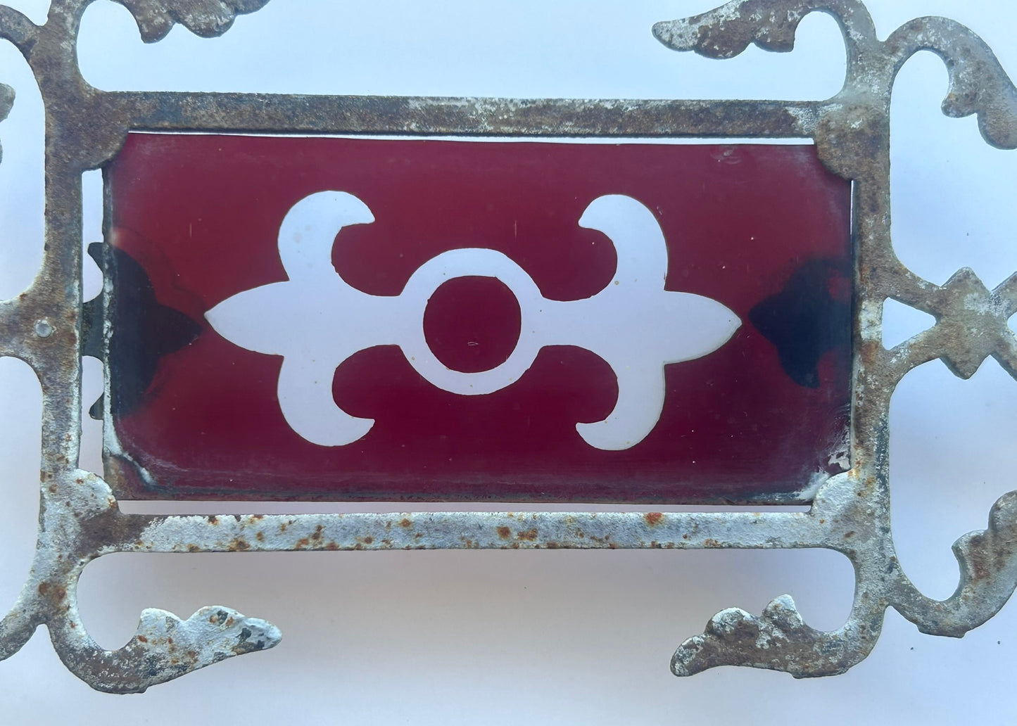 LIGHTNING ROD ARROW WITH RUBY FLEUR DE LIS GLASS TAIL