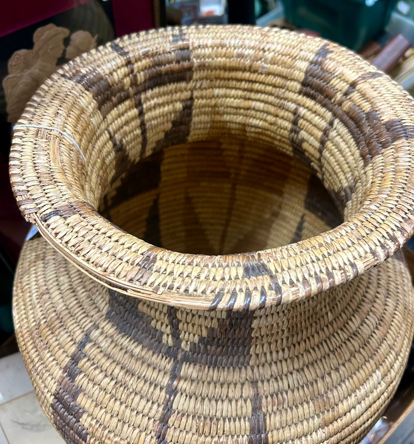 NATIVE AMERICAN LARGE ANTIQUE SOUTHWEST BASKET