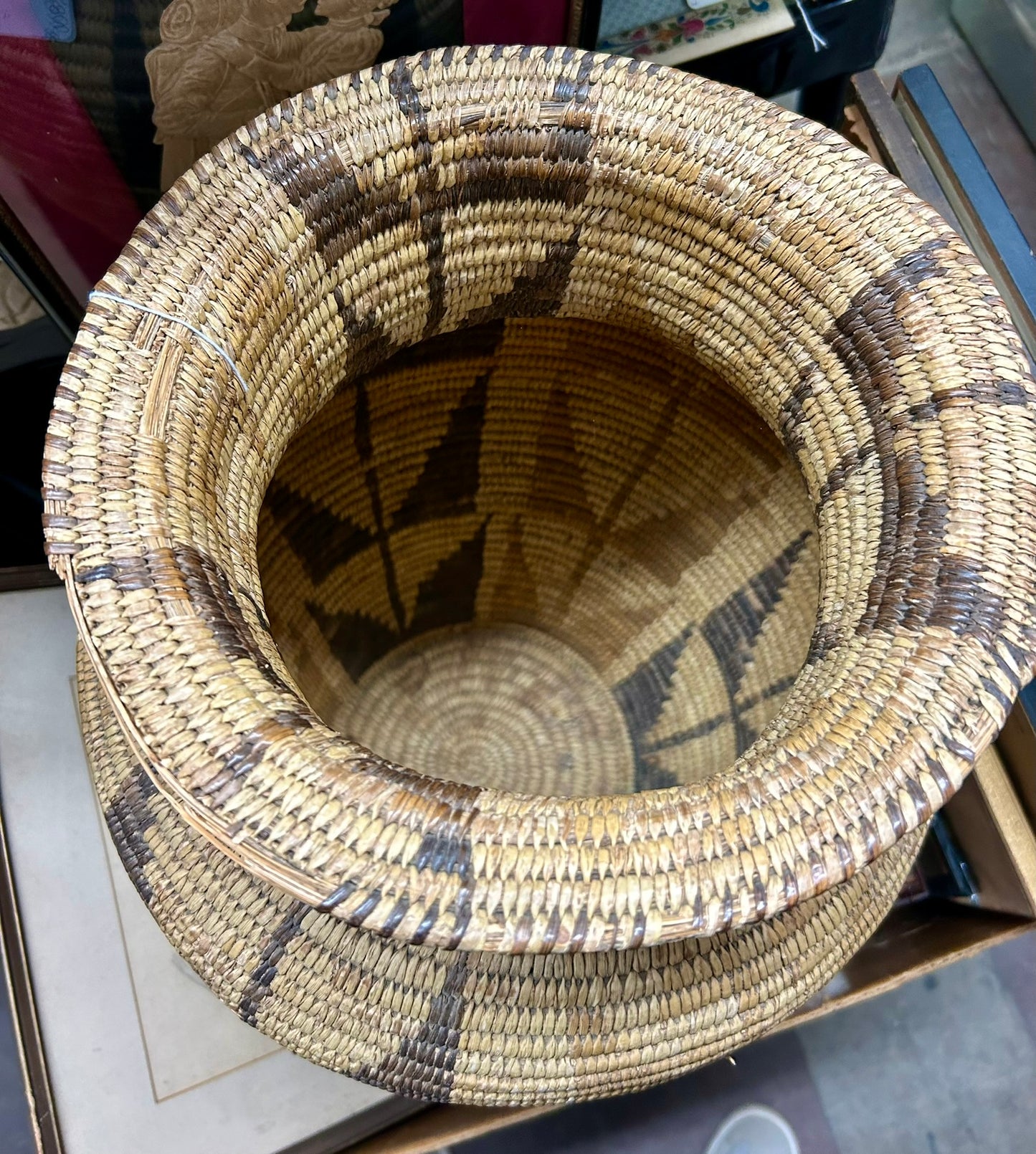 NATIVE AMERICAN LARGE ANTIQUE SOUTHWEST BASKET