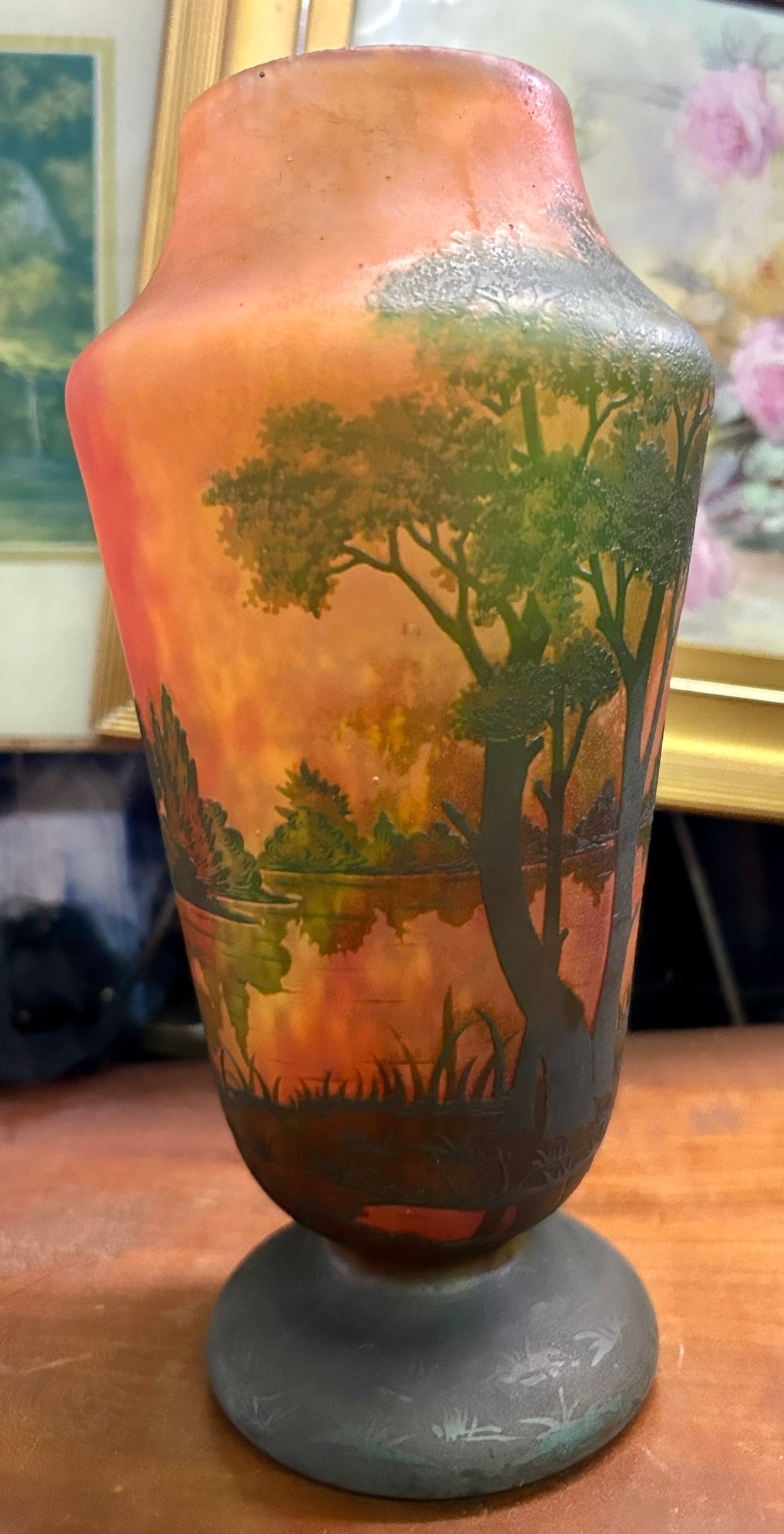 DAUM NANCY SCENIC CAMEO VASE