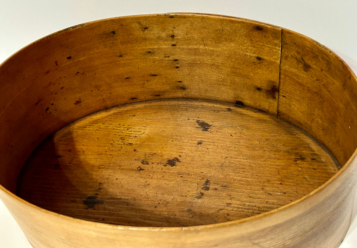 ANTIQUE SHAKER OVAL FIVE FINGERS LAP PANTRY BOX
