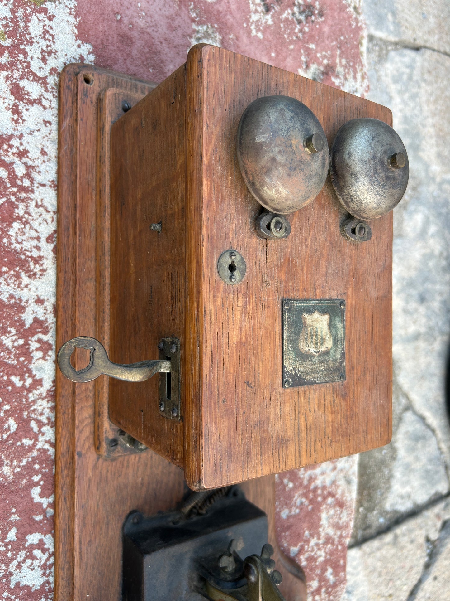 ANTIQUE AMERICAN ELECTRIC TELEPHONE COMPANY OAK WALL PHONE