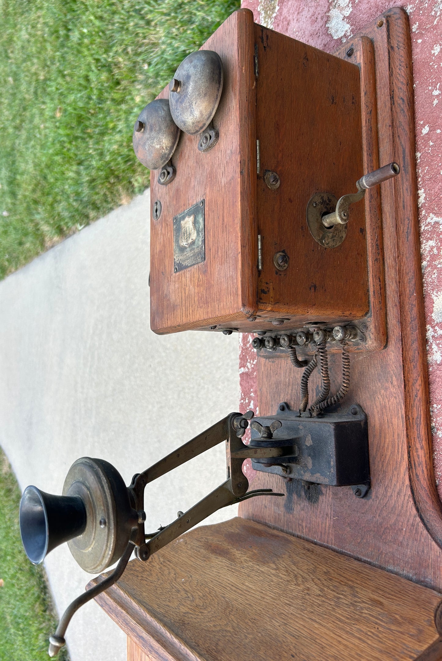 ANTIQUE AMERICAN ELECTRIC TELEPHONE COMPANY OAK WALL PHONE