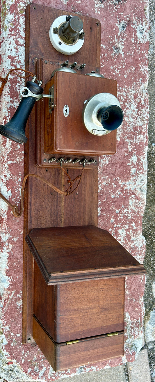 ANTIQUE WESTERN ELECTRIC WOODEN WALL TELEPHONE