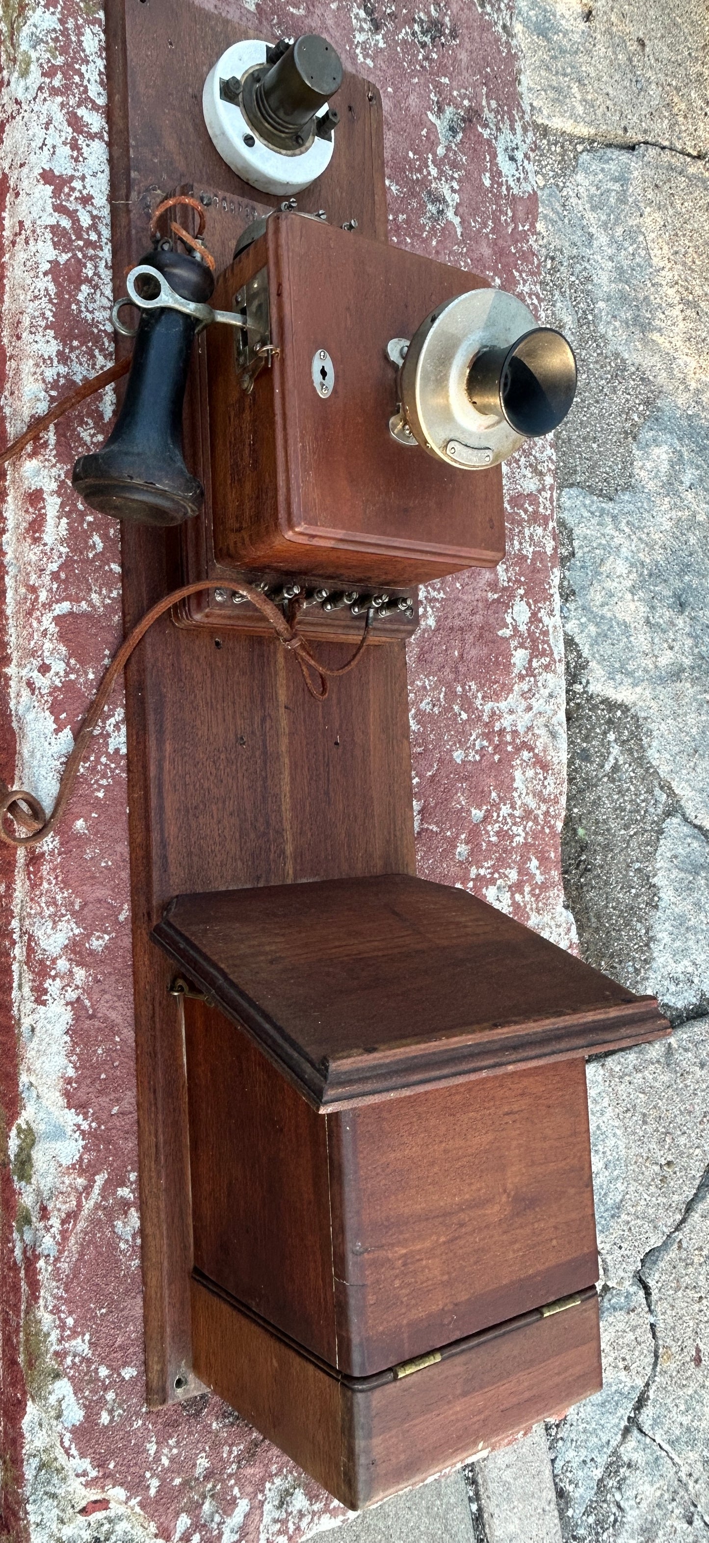 ANTIQUE WESTERN ELECTRIC WOODEN WALL TELEPHONE