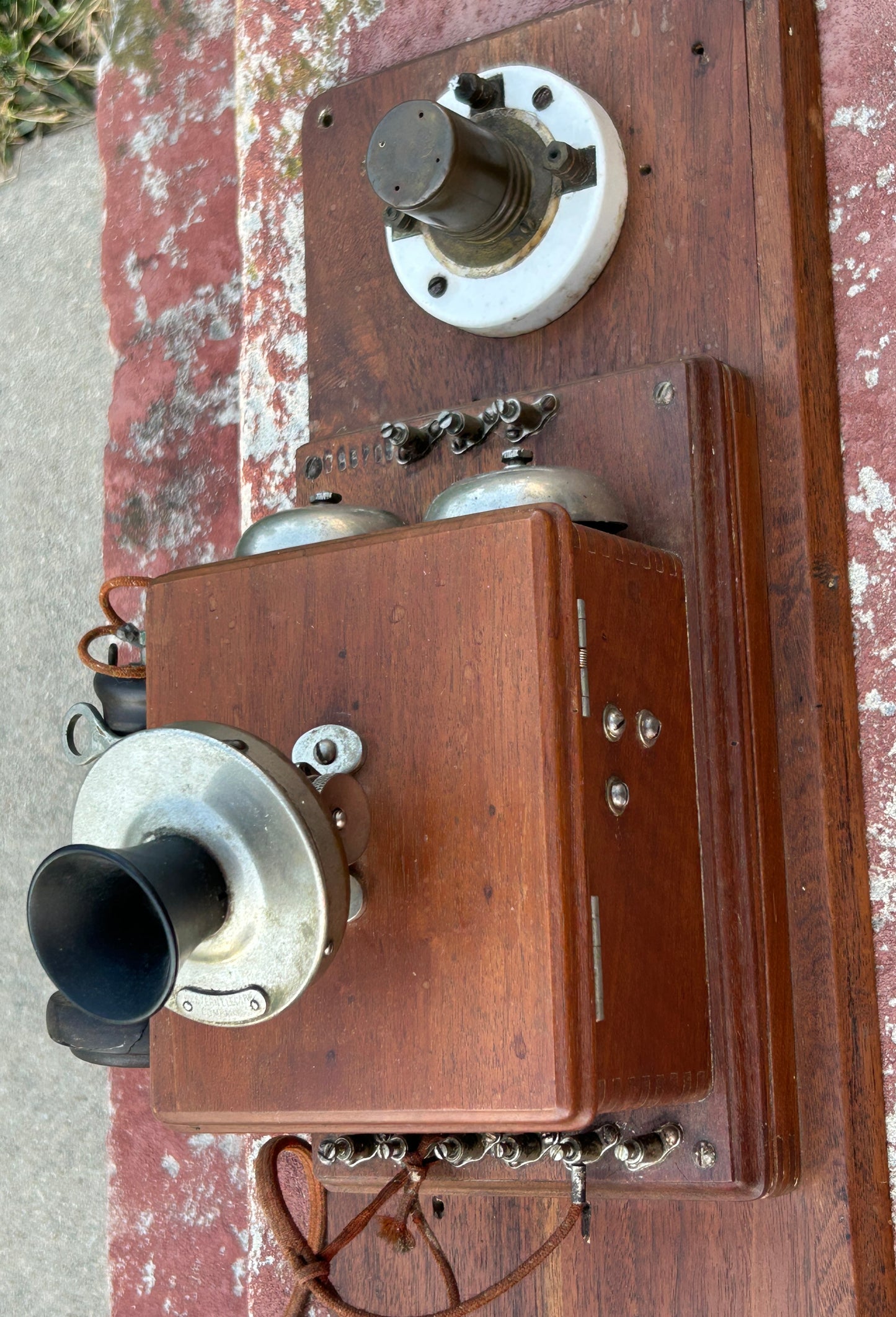 ANTIQUE WESTERN ELECTRIC WOODEN WALL TELEPHONE