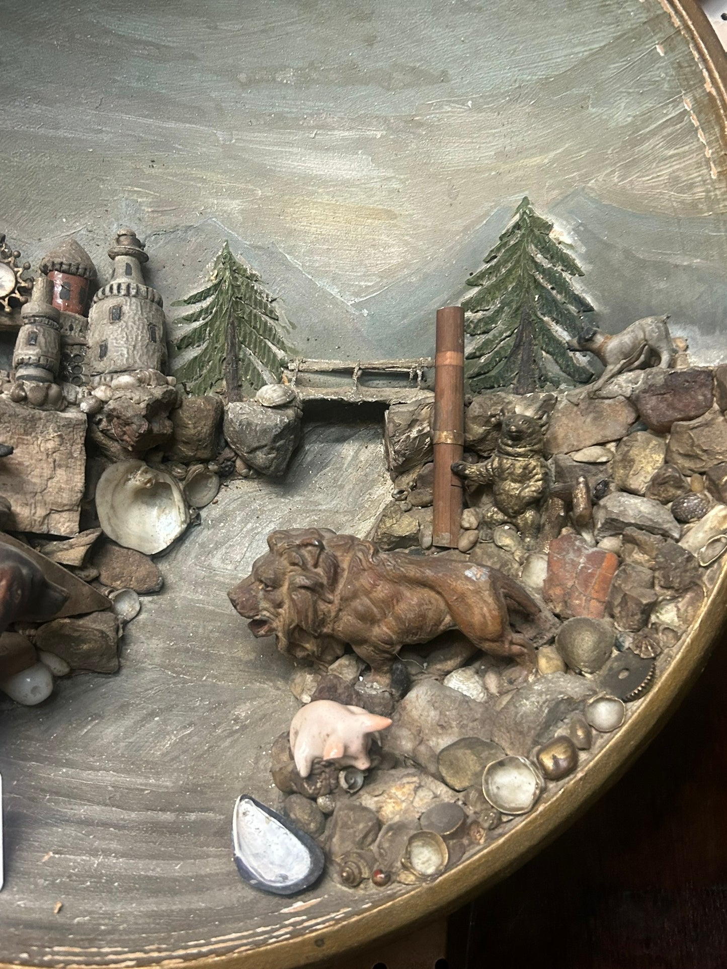 UNUSUAL MEMORY ITEMS IN HANGING WOOD BOWL